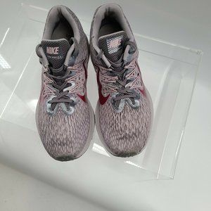Nike Air Zoom Winflo 5 Women’s‎ Size 7.5 in Gunsmoke True Berry BV6136-001